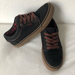 USED VANS CHUKKA LOW SIZE 7 SKATE BOARDING SHOES